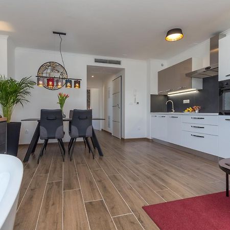 Pleasure Bol Apartment Exterior photo